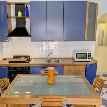 Apartment Tysandros In